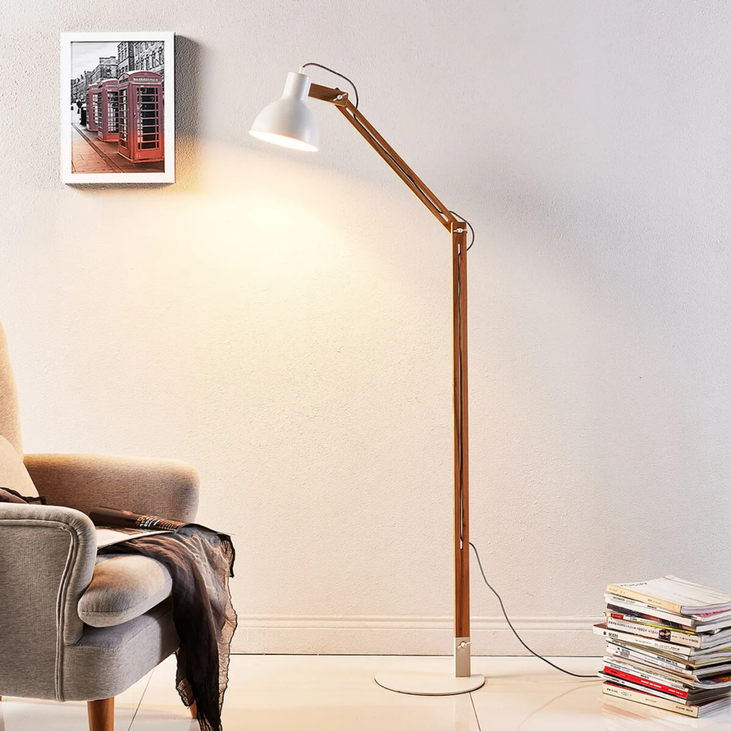 Shivanja Golvlampa White/Ash - Lindby - Arbetsrum / hemkontor - Modern - Trä - Med en ljuskälla