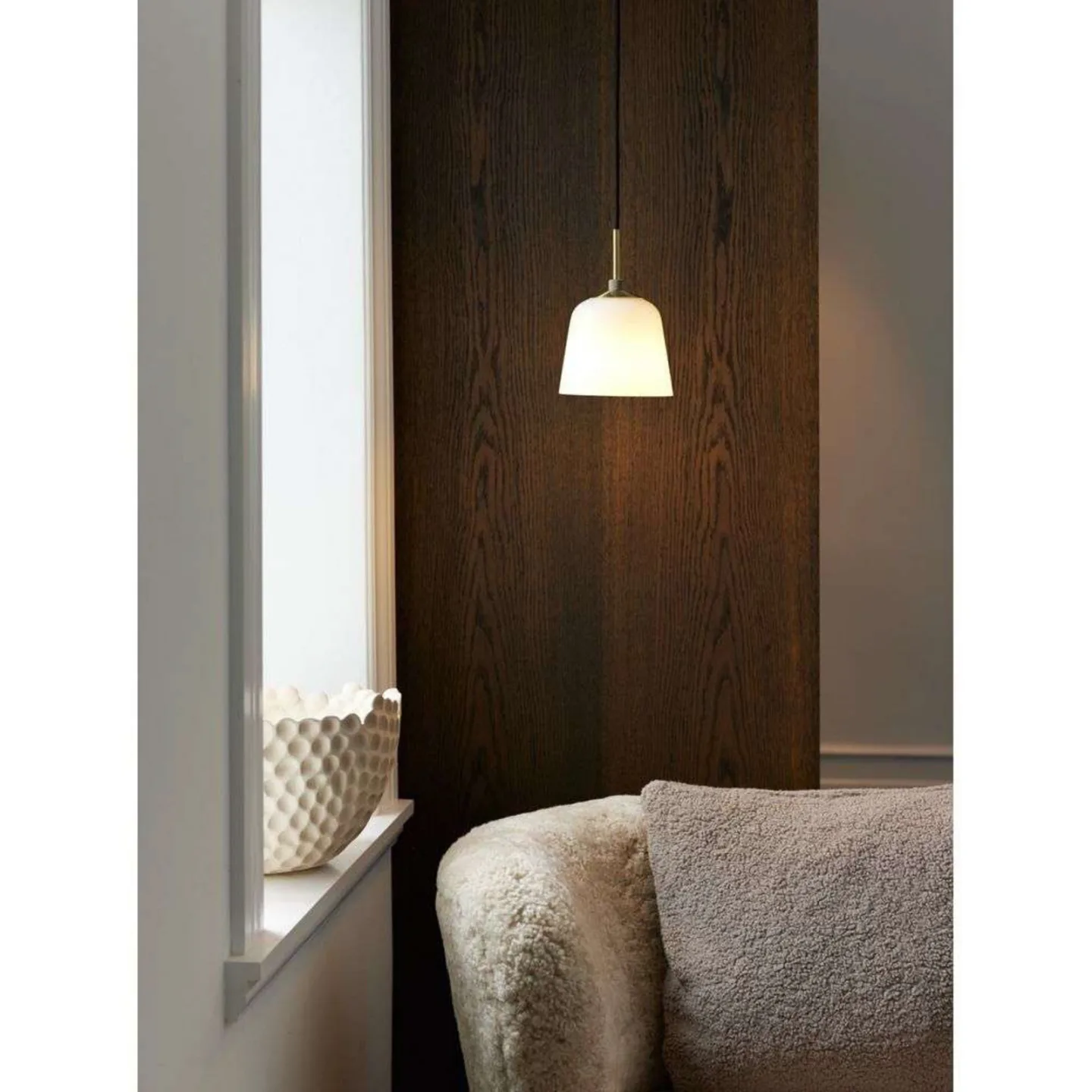 Room 49 Pendelleuchte Ø15 Antique Brass/Opal - Halo Design - Esszimmer - Glas