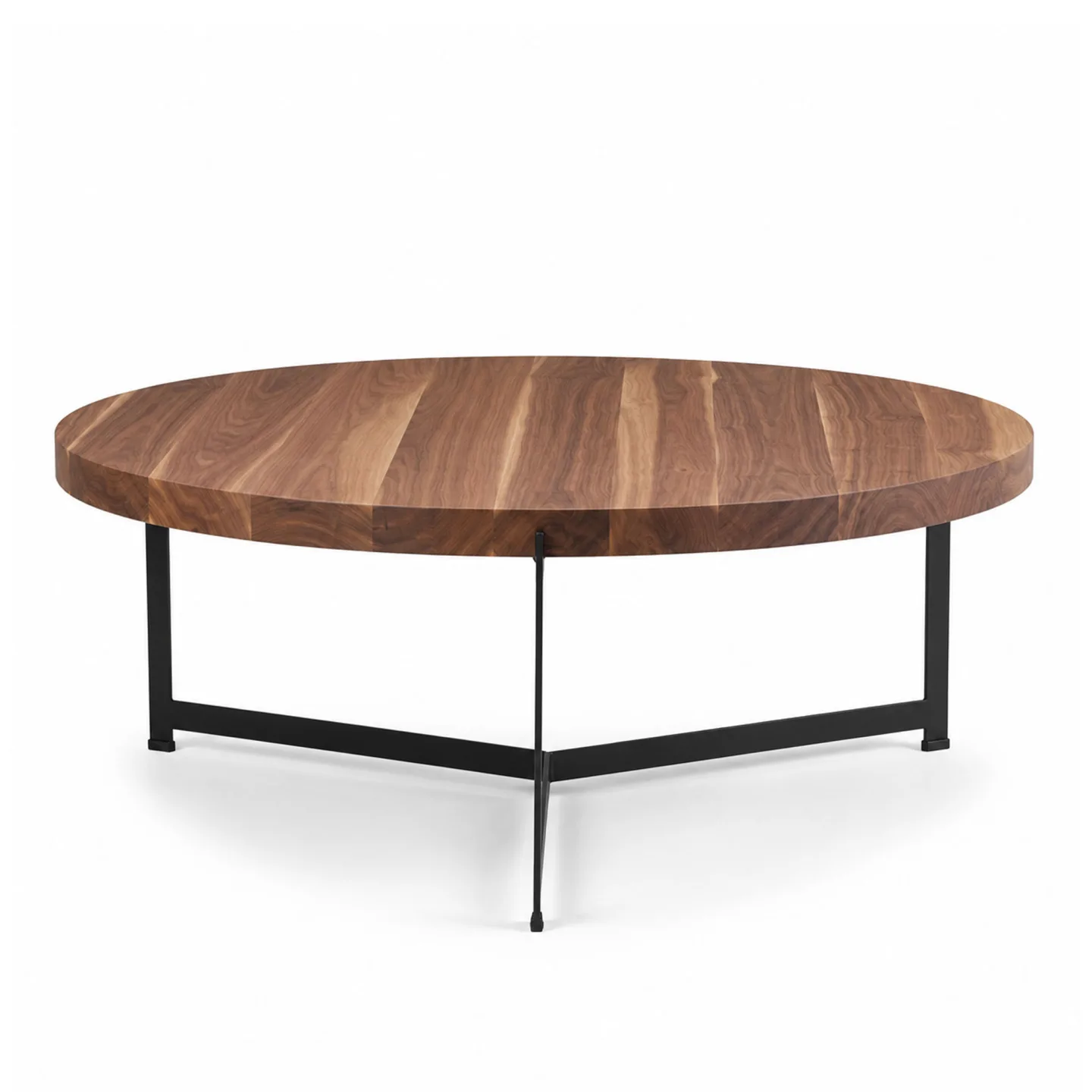 Dk3 - Plateau Coffee Table - Ø 80 cm - Höjd 45 cm, Skiva i Oljad valnöt, Underrede i Svart pulverlackerat stål - Soffbord - Søren Rose Studio - Träfärgad - Metall/Trä