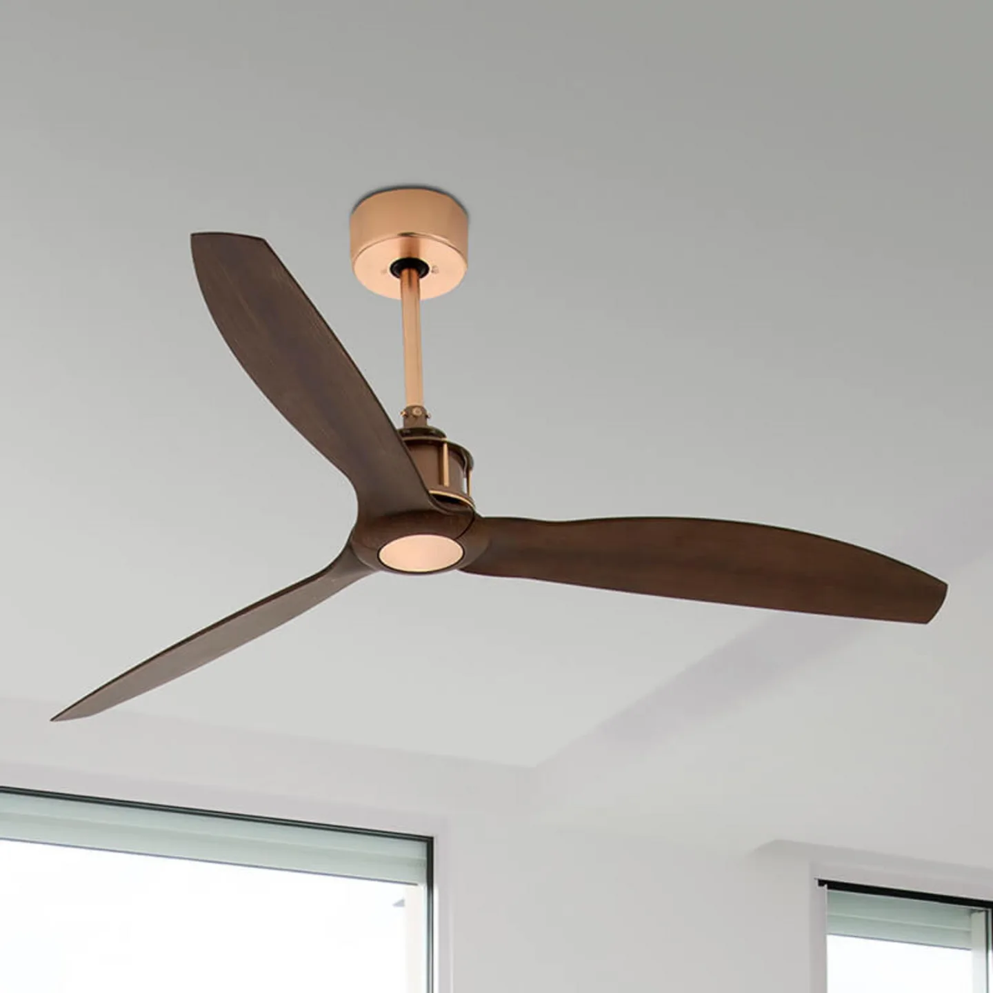 Just Fan loftventilator, Ø 128 cm, kobber/valnød FARO BARCELONA - Stue - Moderne - Plastik