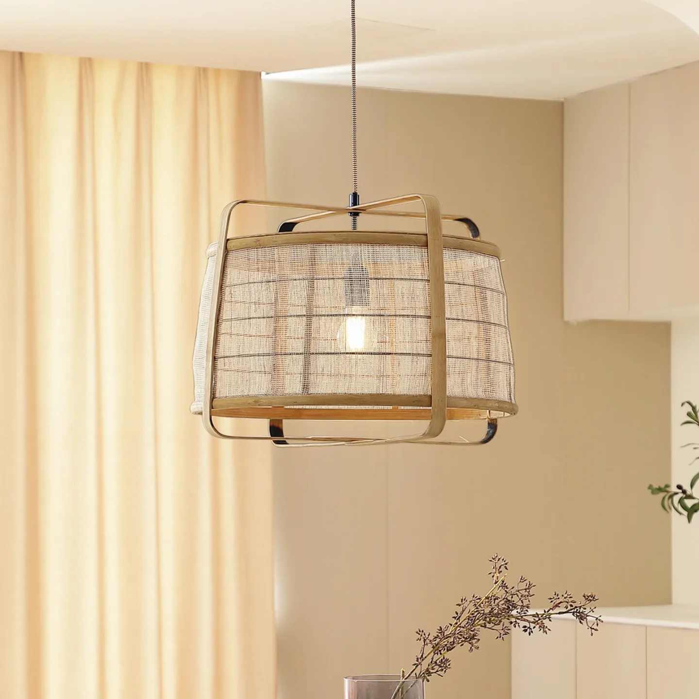Liriana Pendel Bamboo/Black - Lindby - Stue - Rustikk - Bambus - Med en lyskilde