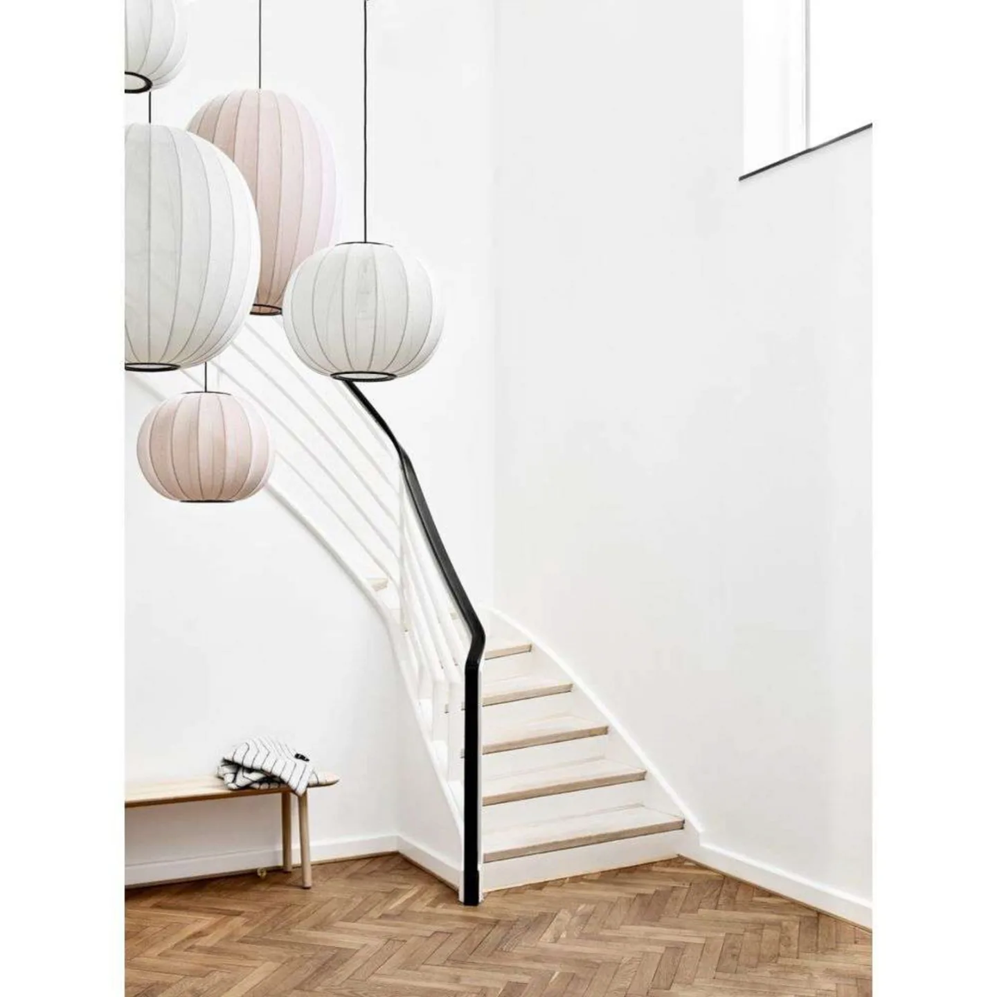 Knit-Wit 45 Oval Pendel Light Pink - Made By Hand - Soveværelse - Aluminium