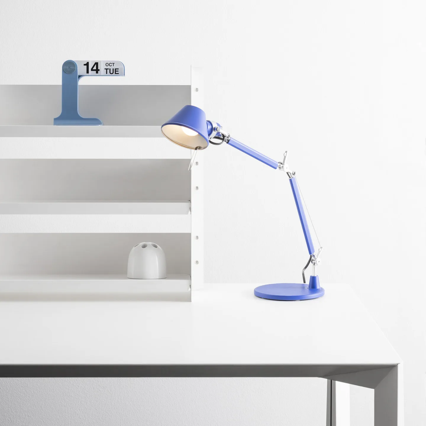 Artemide Tolomeo micro bordslampa Blue Klein
