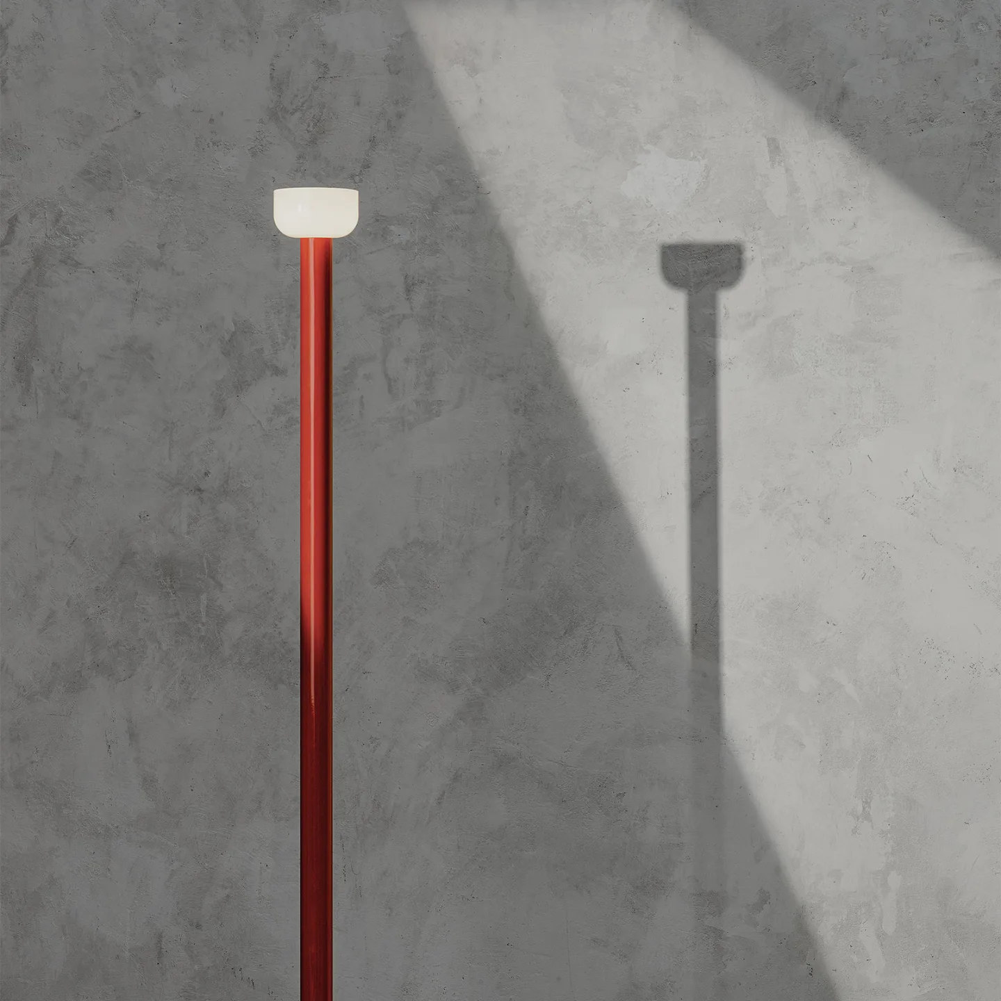 Bellhop LED-Stehleuchte - Flos - Wohnzimmer - Design - Metall - Mit Schirm